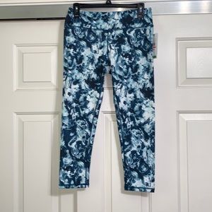 GAIAM NWT Om Yoga Capri Luna Print